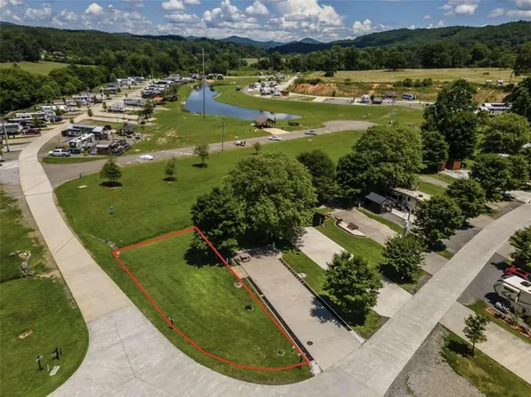 63 Mountain Meadows Trl, Morganton, GA 30560