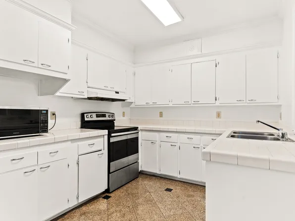 1015 82nd Ave, Oakland, CA 94621