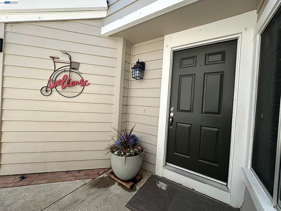2nd image of 3225 Islewood Ct