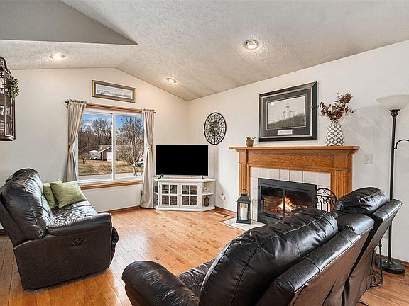 5th image of 1775 River Bend Dr
