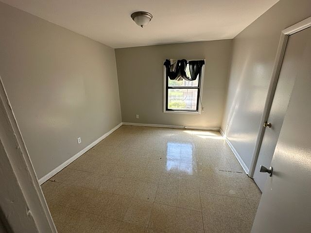 1st image of 212 Thornton Ave