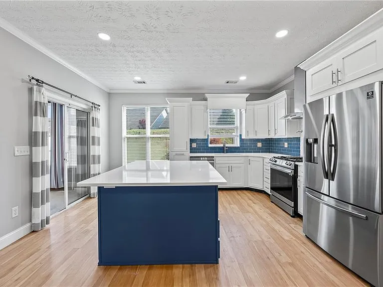 6616 Splashwater Dr — Photo 12