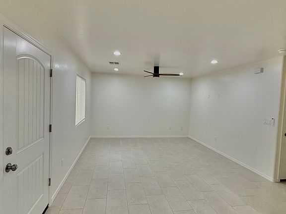 3rd image of 418 Flor Ct #2