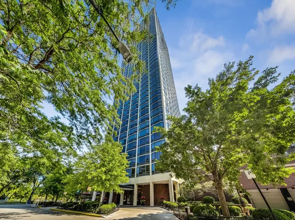 1555 N Astor St APT 37E, Chicago, IL 60610