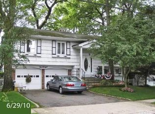 28 New Hampshire Ave, Massapequa, NY 11758
