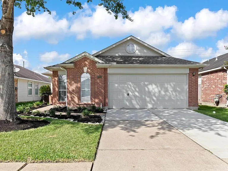 1014 Cavern Brook Ln — Photo 1