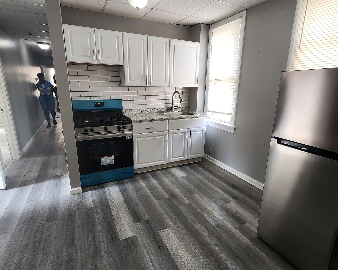 Large Ground Floor 2 Bedroom For Rent! — Photo 1