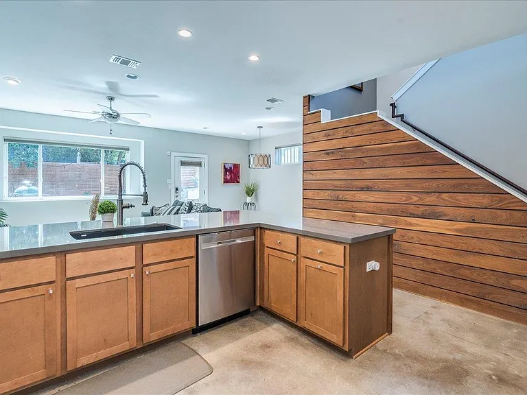 3505 Villa Ct #11 — Photo 4