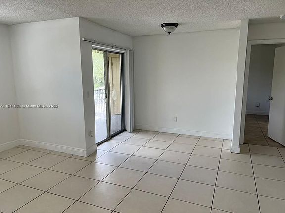 3rd image of 1241 SW 46th Ave APT 1006