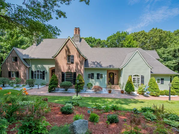 158 Ridge Road, Glastonbury, CT 06033