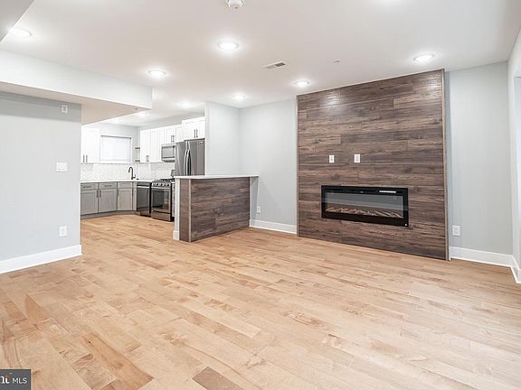 5th image of 1501 N Bailey St APT 3