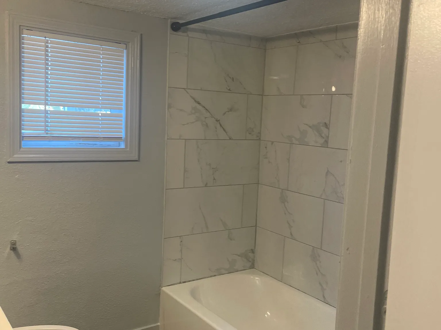 2 bed, 800 sqft, $1,750 — Photo 2