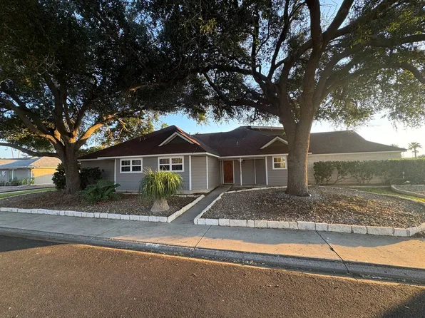 419 Country Club Dr, Alamo, TX 78516