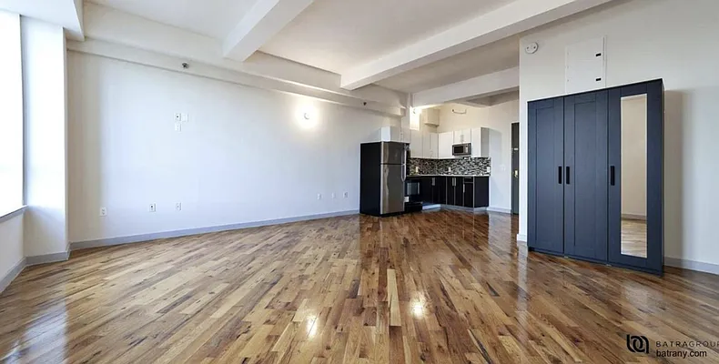 Rented by Batra Group Inc | media 14