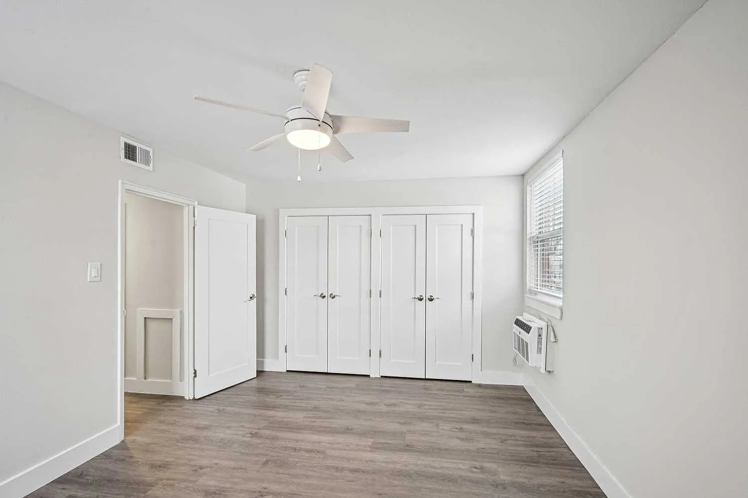 Domino Lane Apartments — Photo 3