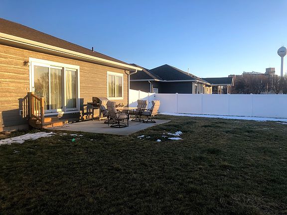 4th image of 203 Sierra Ave