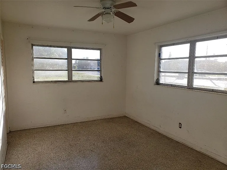 4911 Coronado Pkwy #B — Photo 6