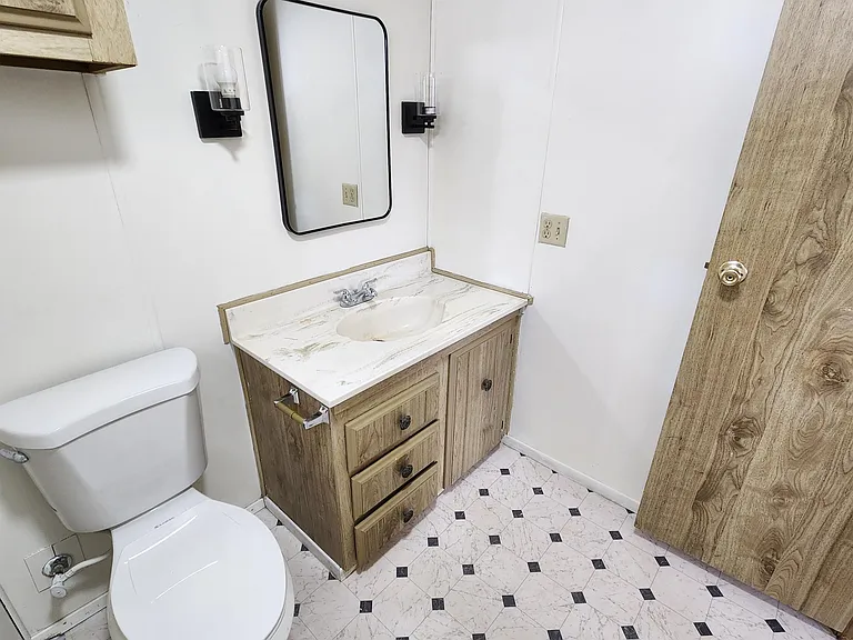 1111 W Hardy Ln #B — Photo 20