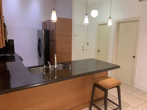 4910 NW 102nd Ave APT 201-8, Doral, FL 33178