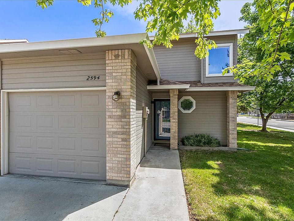 Front Door/garage