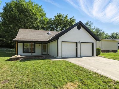 5207 Countryside Ln, Blue Springs, MO, 64015