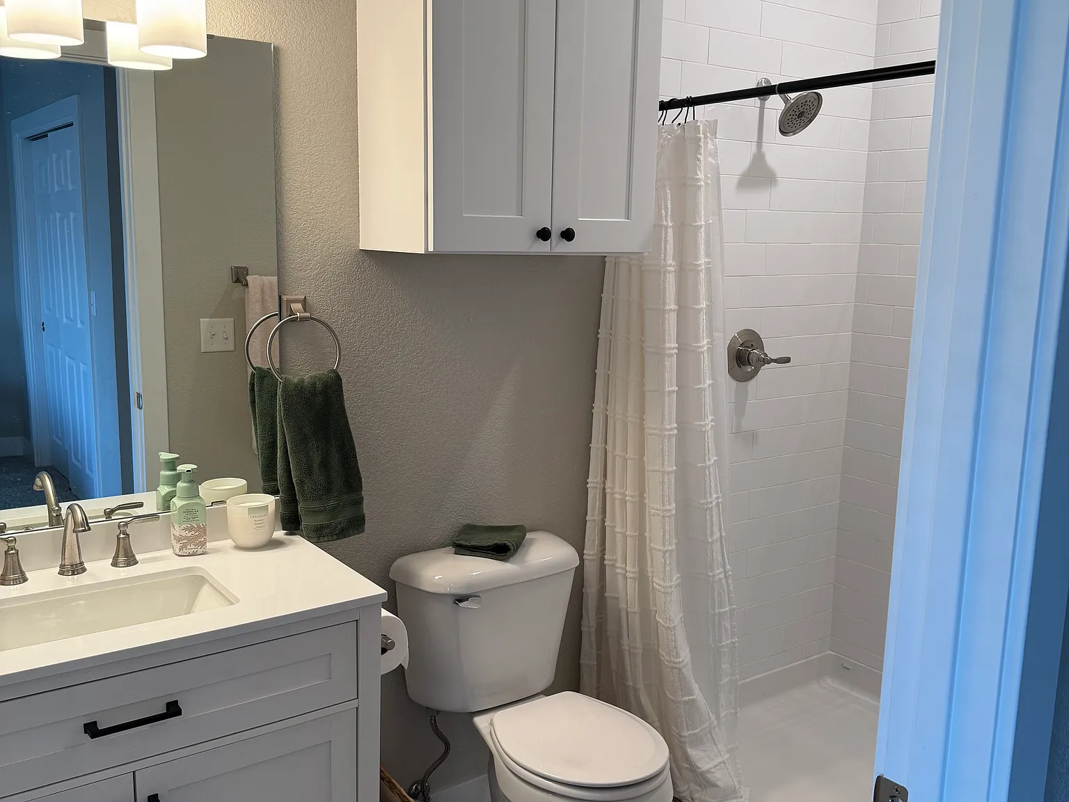 2 bed, $3,800 — Photo 2