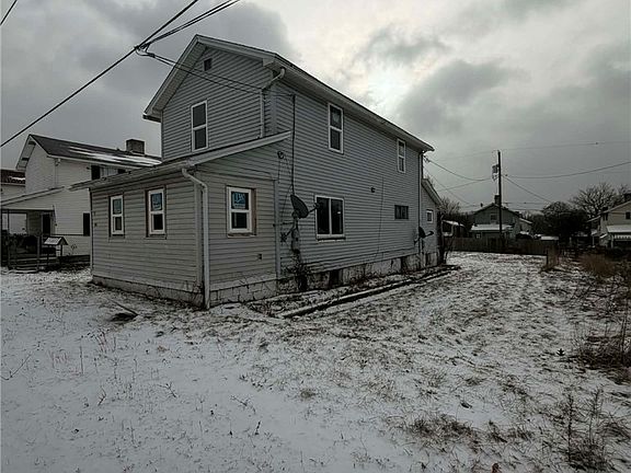 3rd image of 423 3rd St