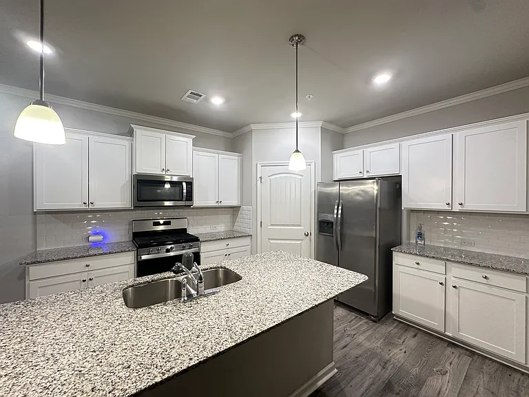 813 Upper Dove Ct — Photo 7