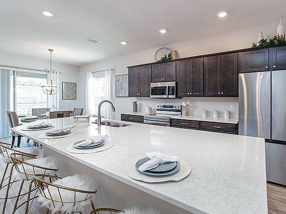 Or classic design - Shelby by Highland Homes