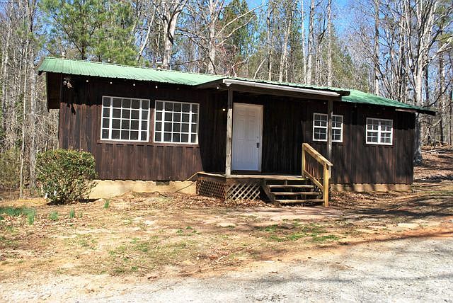 2 bd / 1ba updated interior country cabin