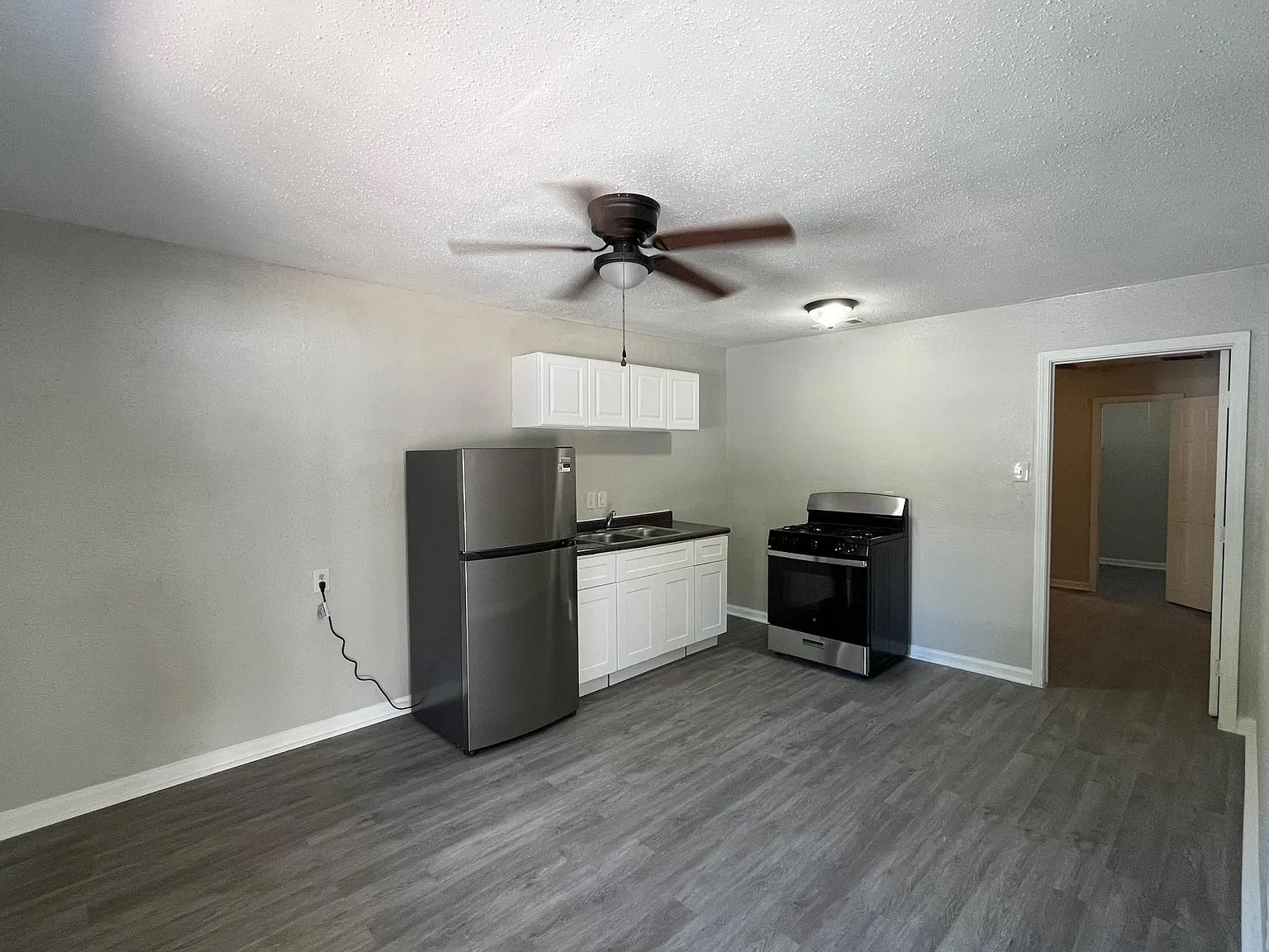 1 bed, 1.0 bath, 600 sqft, $600 — Photo 1