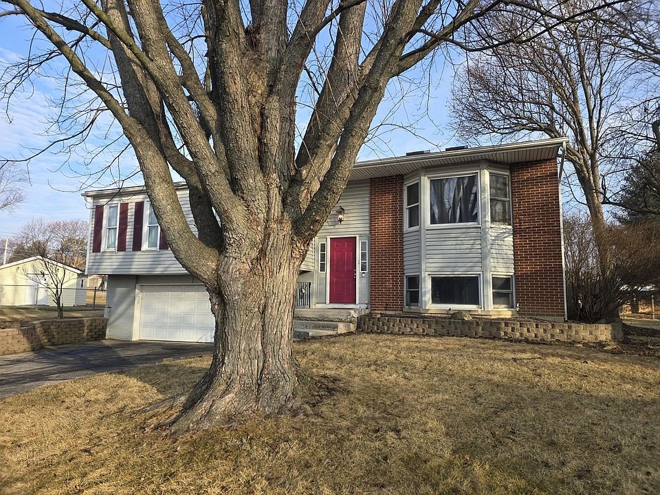 1st image of 79 Maple Ct