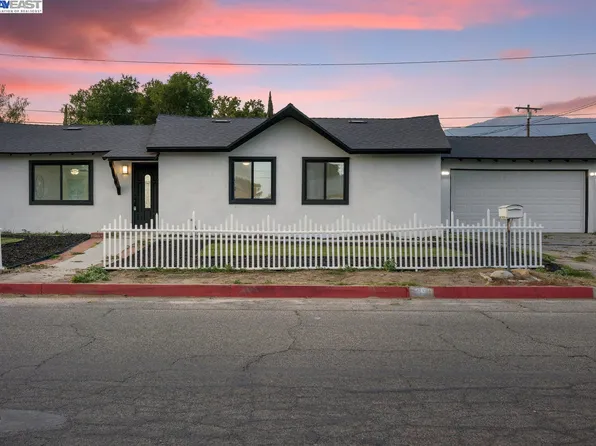 2390 Portola St, San Bernardino, CA 92407