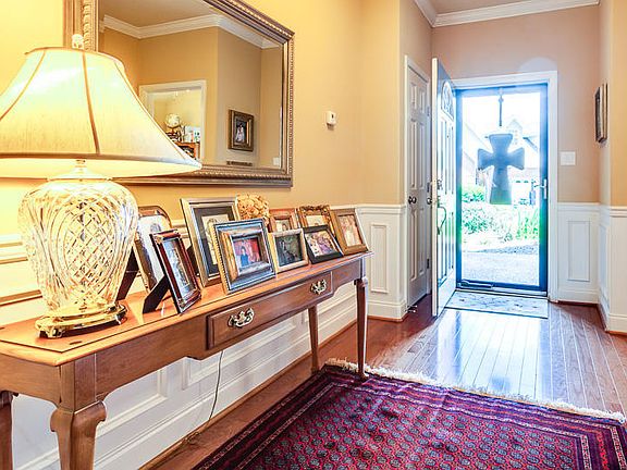 4th image of 5529 Beverly Square Way