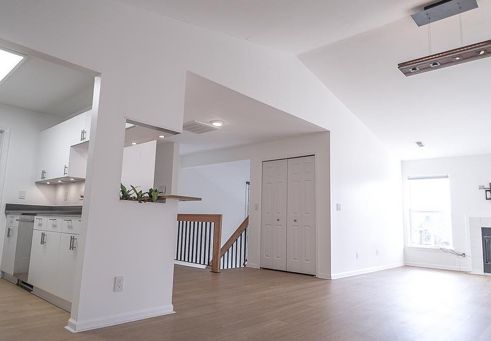 Open floor concept with cathedral ceilings