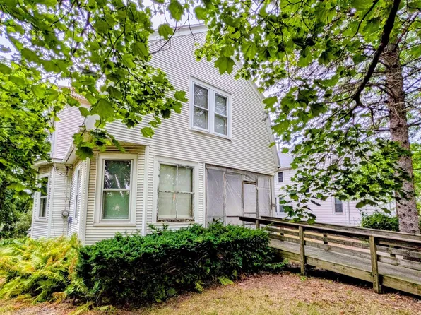 1004 Whitewater AVENUE, Fort Atkinson, WI 53538