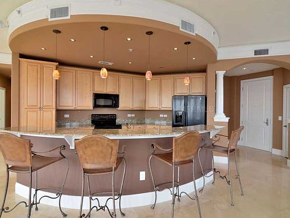 5th image of 275 Bayshore Blvd Unit 805