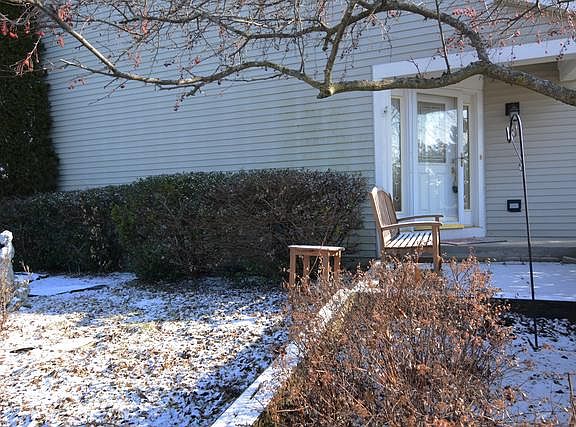 5th image of 828 Medford Dr