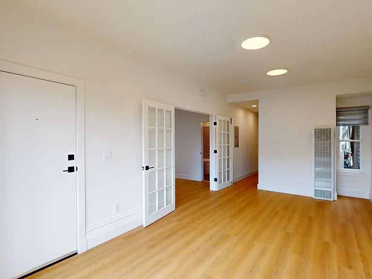 254 Roosevelt Way #4 — Photo 6