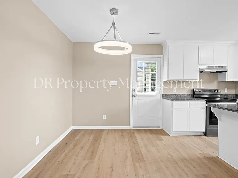 4708 Periwinkle Pl — Photo 6