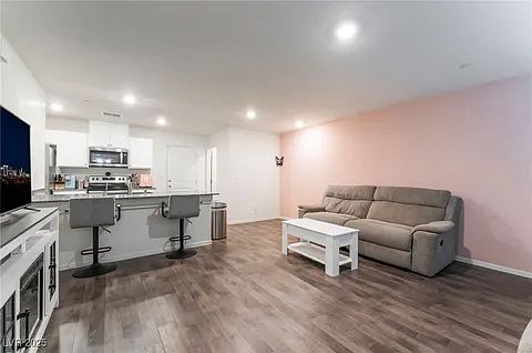 4th image of 1145 Meadow Sparrow Pl