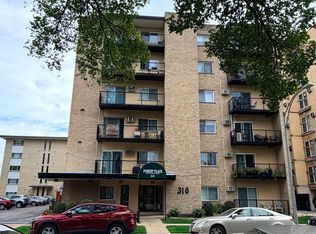 310 Lathrop Ave APT 307, Forest Park, IL 60130
