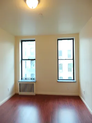 Rented by Perry Associates NYC Inc | media 34