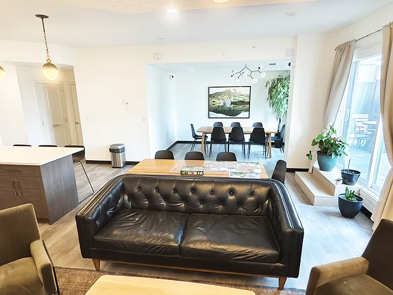 11189 Ellerslie Rd SW — Photo 14