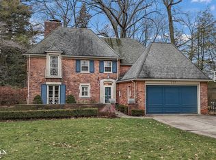 277 Cloverly Rd, Grosse Pointe Farms, MI 48236