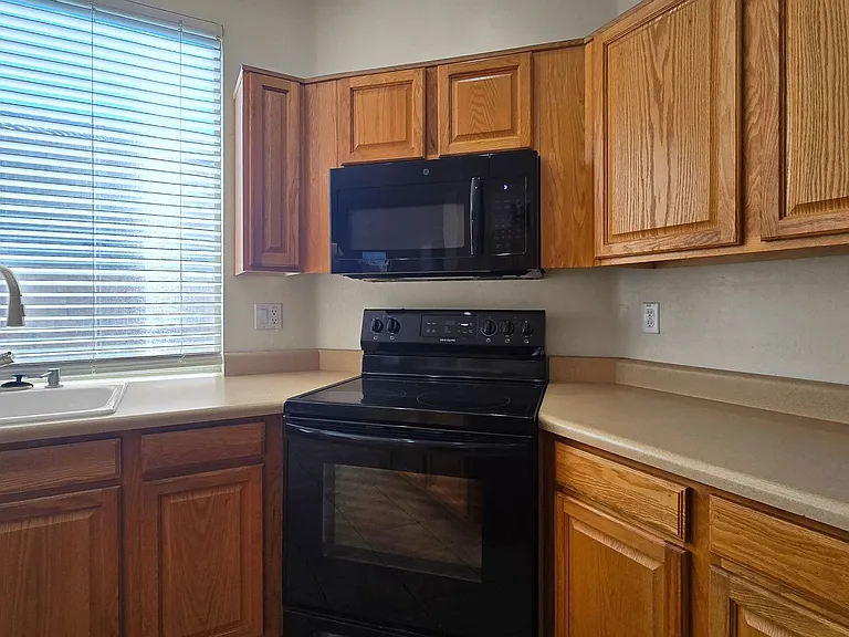 18651 W Sunrise Dr — Photo 6