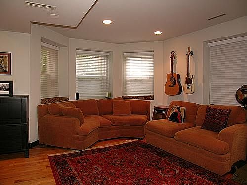 Den or 2nd LR in garden level