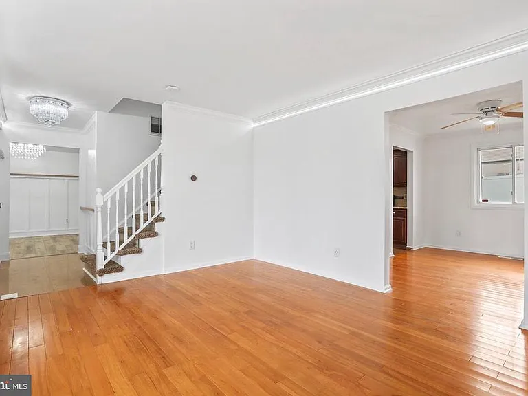 7710 Greenbrier Rd — Photo 9