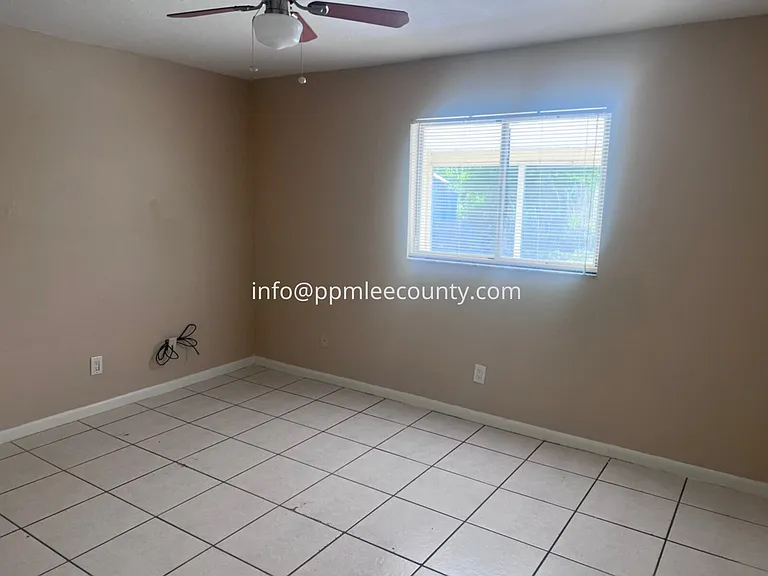 1315 SE 24th Ave — Photo 10