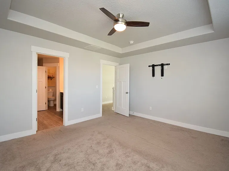 904 W Ellsworth St — Photo 12